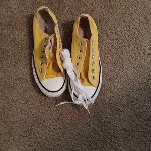 Women's converse size 7